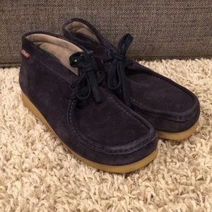 Clarks women’s Wallaby shoes, size 9